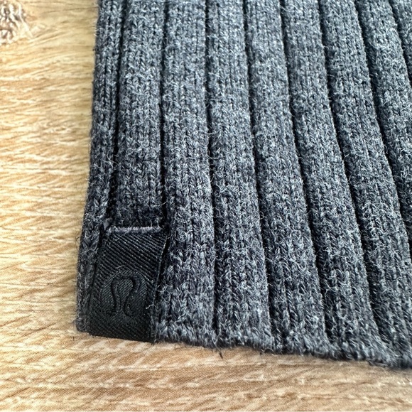 Lululemon Yak Wool Blend Still Lotus Sweater Long Sleeve Crew Neck Grey Size 4 - Picture 9 of 10